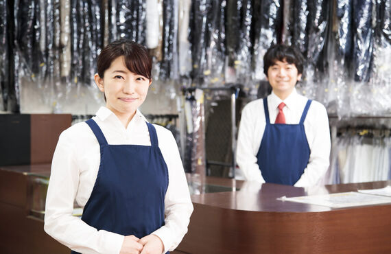 お預かりしたスーツを即日で美しく仕上げています | 中村区でクリーニングならクリーニングサービスマルマン